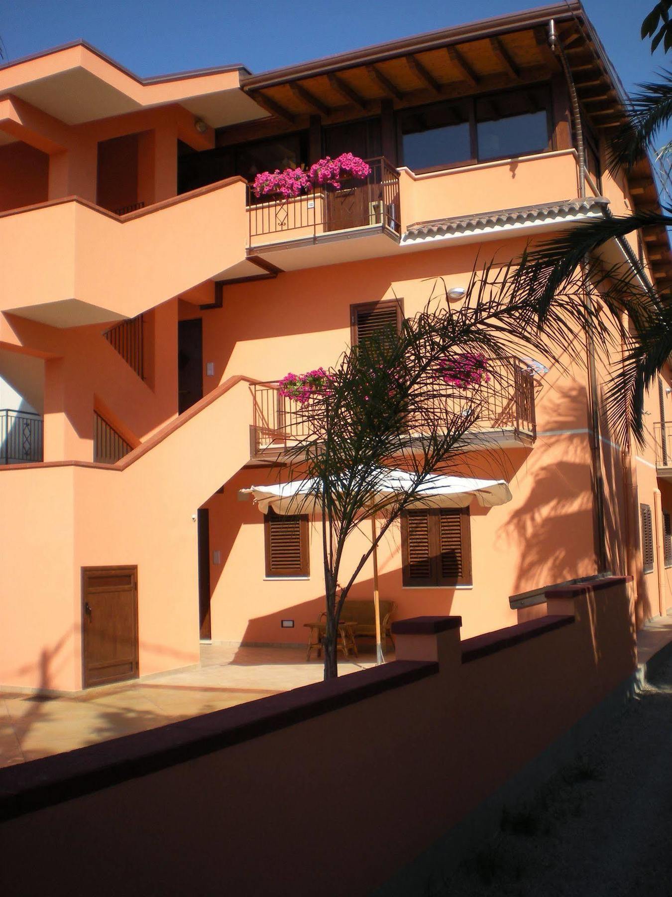 B&B Il Girasole กาโปดอร์ลันโด ภายนอก รูปภาพ